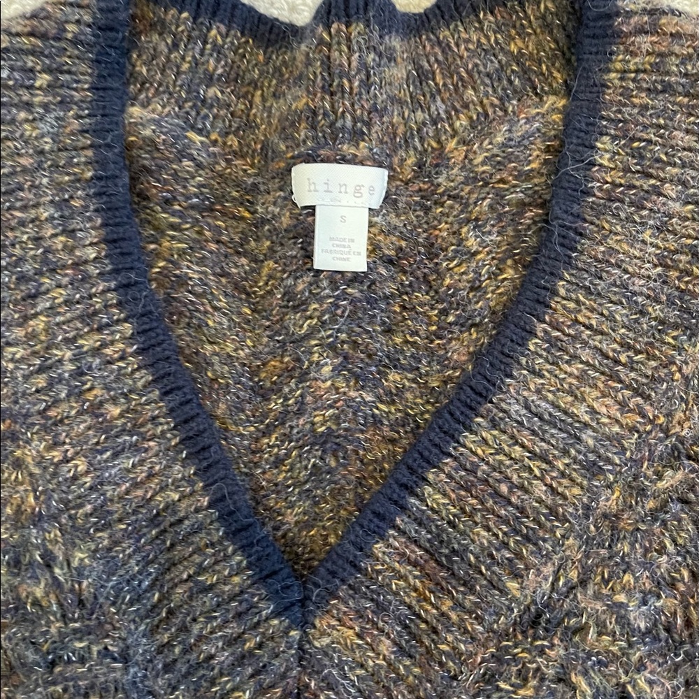 Hinge sweater - Picture 2 of 2